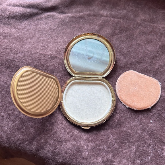 Vintage Mirrored Powder Compact - Picture 6 of 8